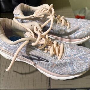 Brooks Women's Athletic Shoes - Pastel Pink and Gray